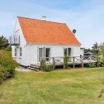 5 Bedroom Awesome In *