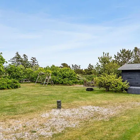 5 Bedroom Awesome In *