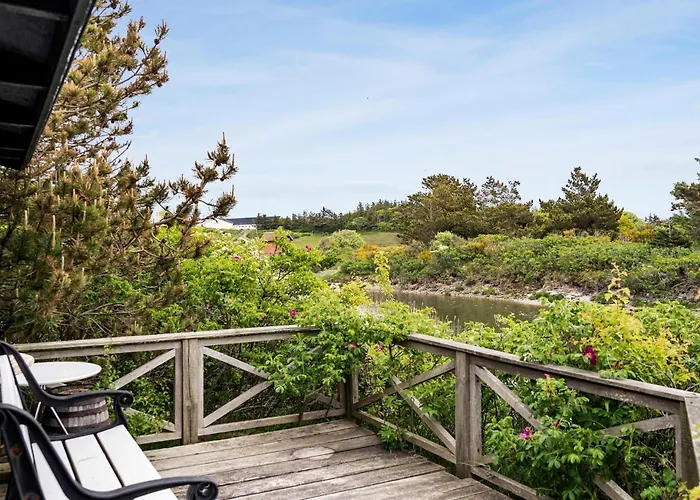 5 Bedroom Awesome In Semesterbostad