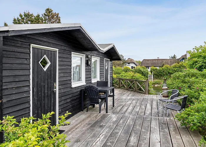 5 Bedroom Awesome In *