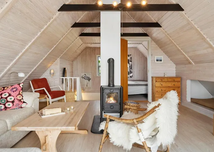 5 Bedroom Awesome In Semesterbostad *