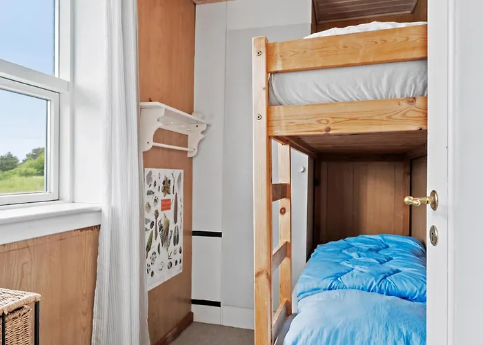 5 Bedroom Awesome In Semesterbostad *