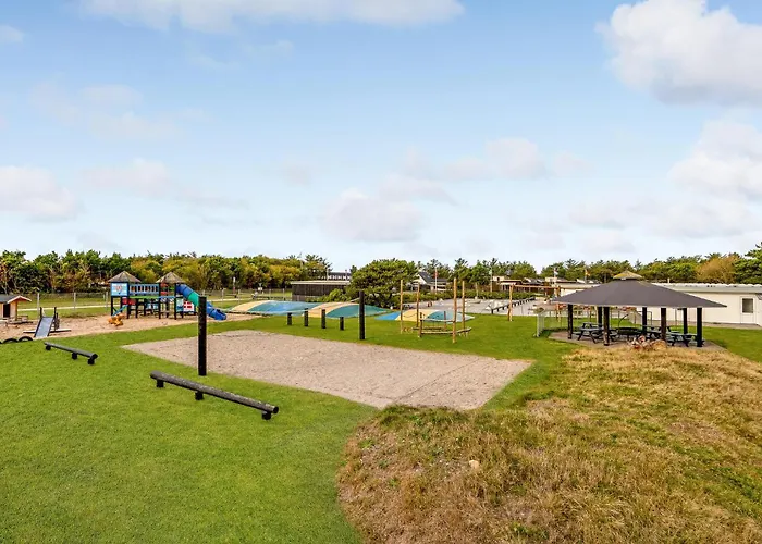 5 Bedroom Awesome In Semesterbostad