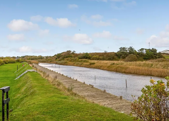 5 Bedroom Awesome In Semesterbostad Vestervig